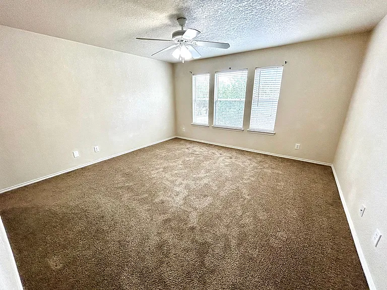 110 Jetlyn Dr — Photo 16