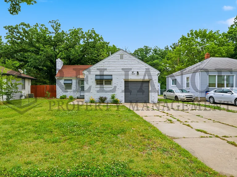 1458 N Old Manor Rd — Photo 1