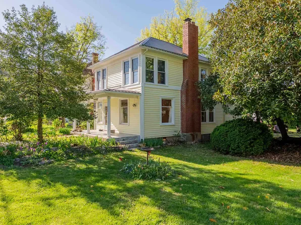 203 Snidow St, Pembroke, VA 24136