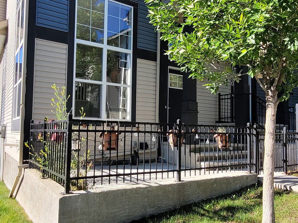 1st image of 1052 McKenzie Towne Vlg SE
