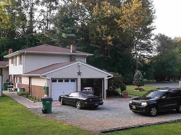 3rd image of 7 Thurston Ln