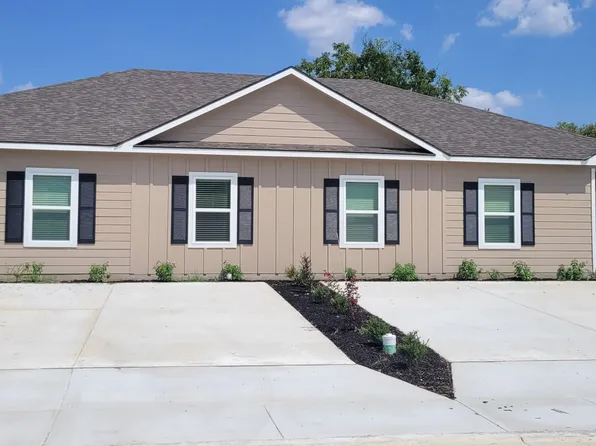 419 Hudson St, Seguin, TX 78155
