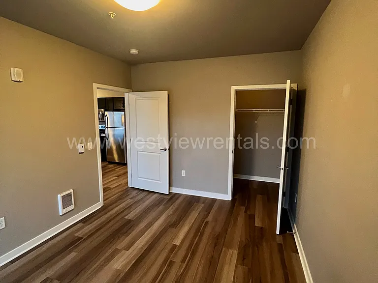203 E Laurel St — Photo 282