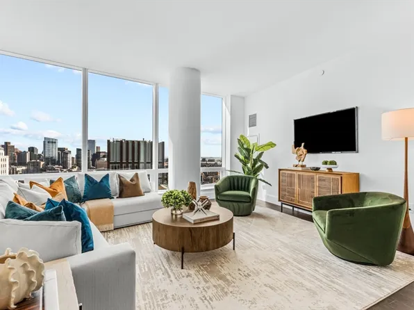 430 Stuart St #30E, Boston, MA 02116