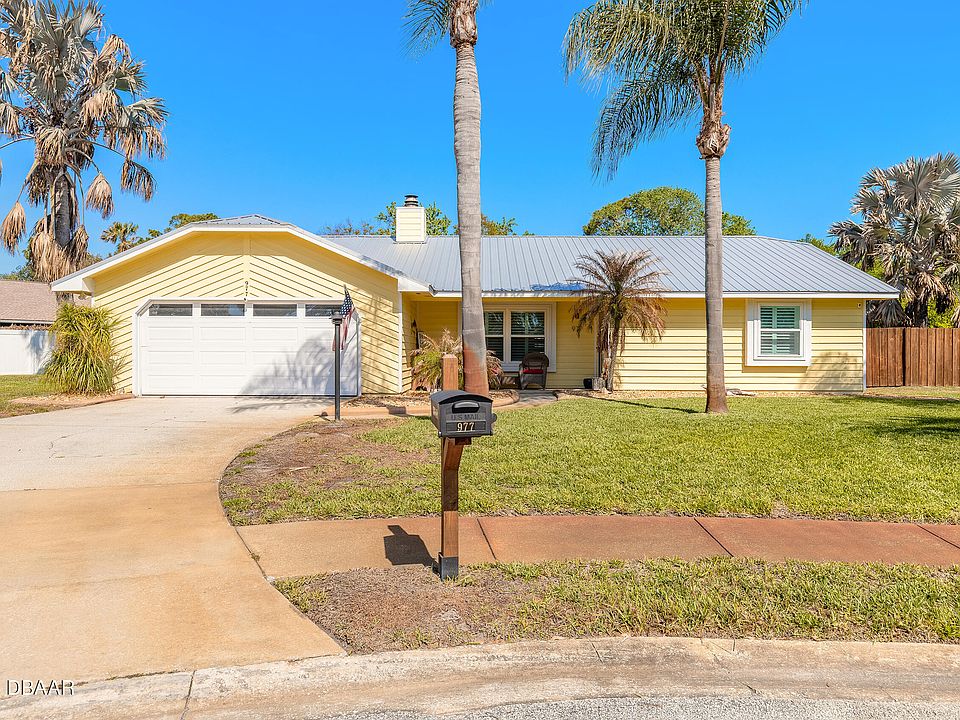 1st image of 977 Sand Crest Dr