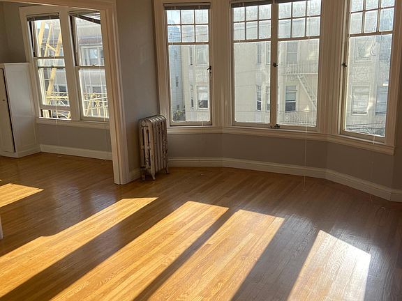 2nd image of 2330 Larkin St APT 30