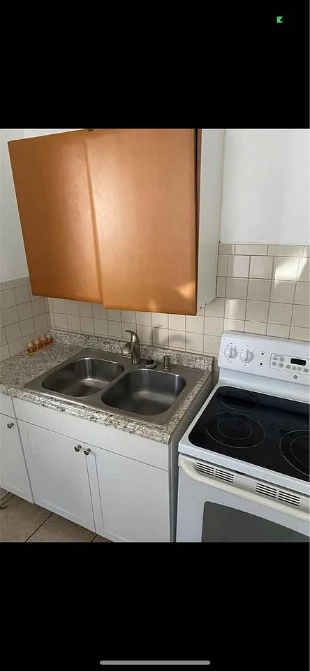 Adelia Ave 416-420, Sarasota - 420 — Photo 3