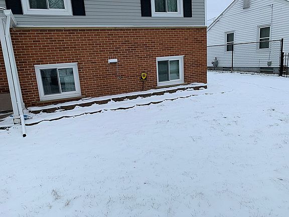 3rd image of 432 Hawkins St