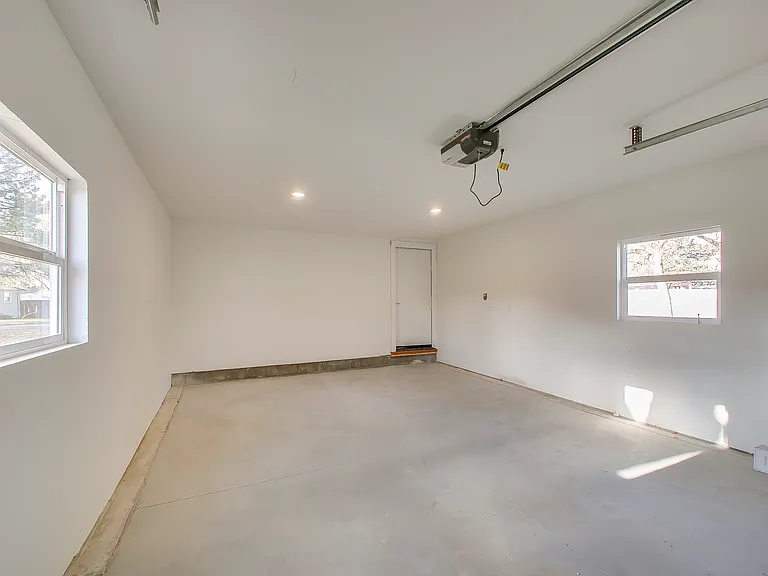 8000 W Dorian St — Photo 27