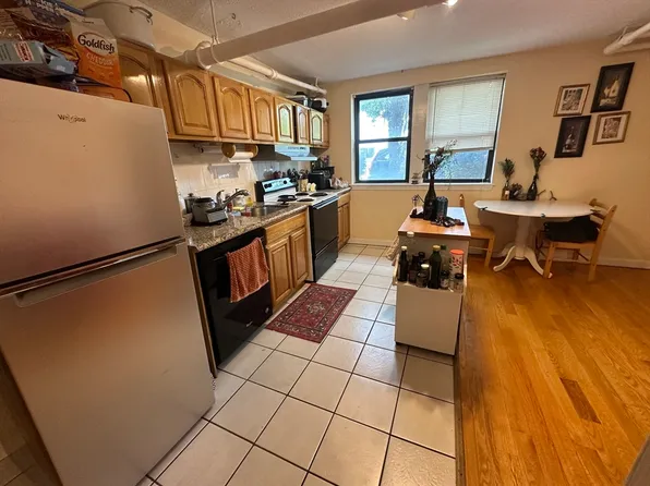 313 Summit Ave APT 13, Brighton, MA 02135