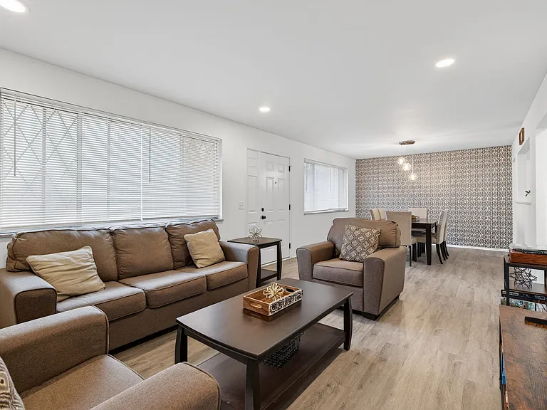 1553 Cove Ln — Photo 10