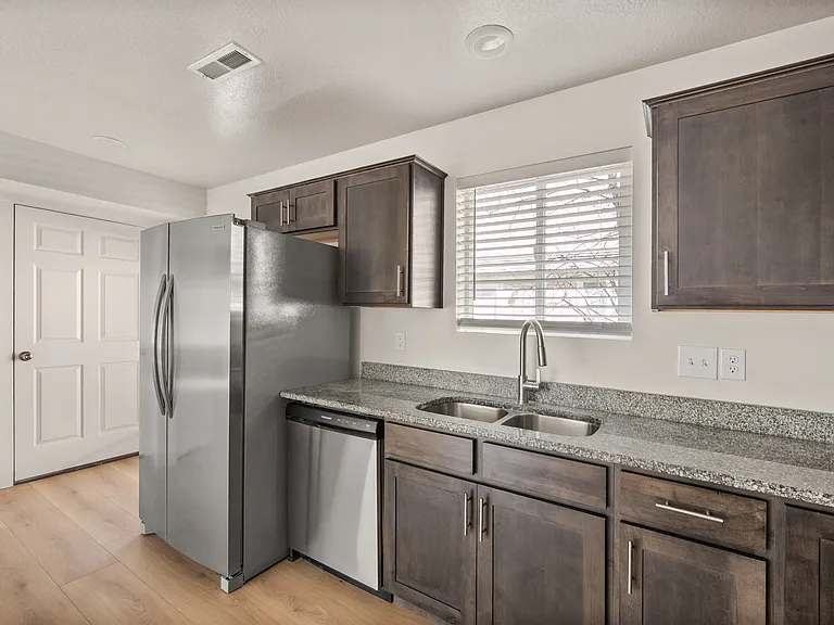 4411 S Garden Dr #D — Photo 9