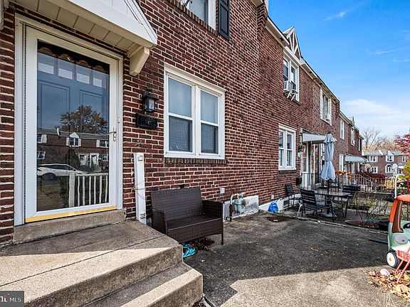 3rd image of 614 S Garfield Ave