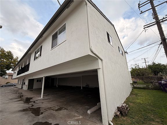 5th image of 1216 E 56th St