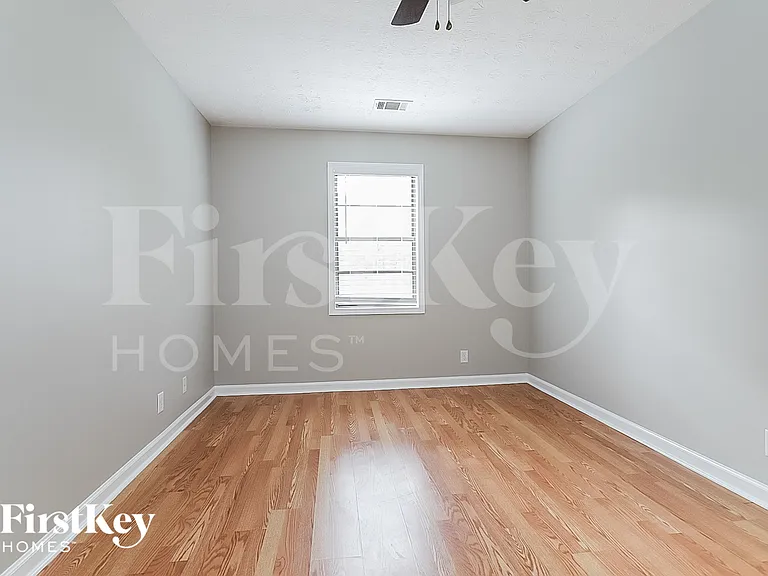 2047 Lake Ridge Ter — Photo 13