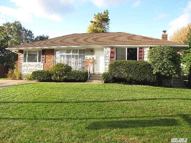 1st image of 209 Cedarwood St