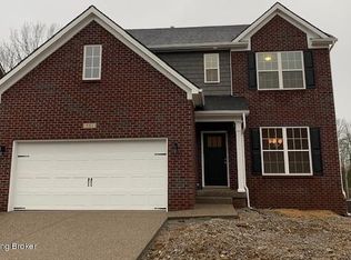 581 Wooded Falls Rd, Middletown, KY 40243