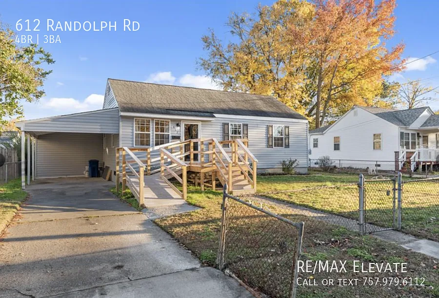4bed,2.5bath Accessible Ranch in Mid-Town NN — Photo 1