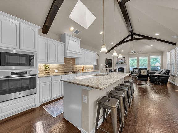 3rd image of 2704 Esplanade Blvd #2704