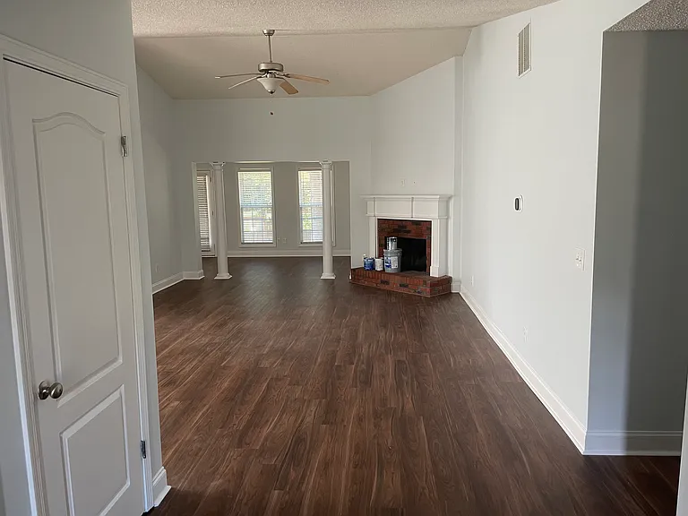 1054 Blakewood Ct — Photo 1