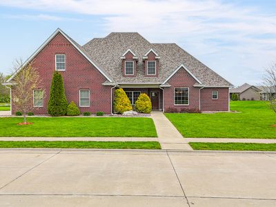923 Hampton Dr, Centralia, MO, 65240