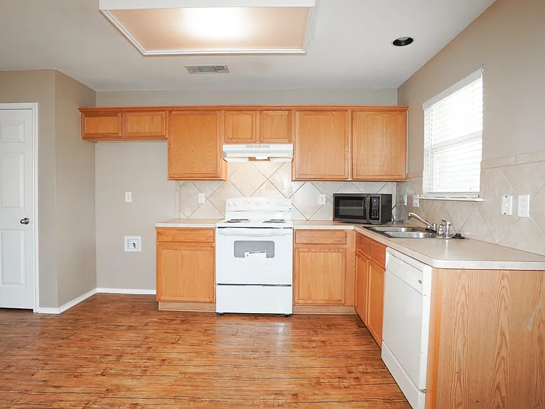309 Stanford Dr — Photo 21
