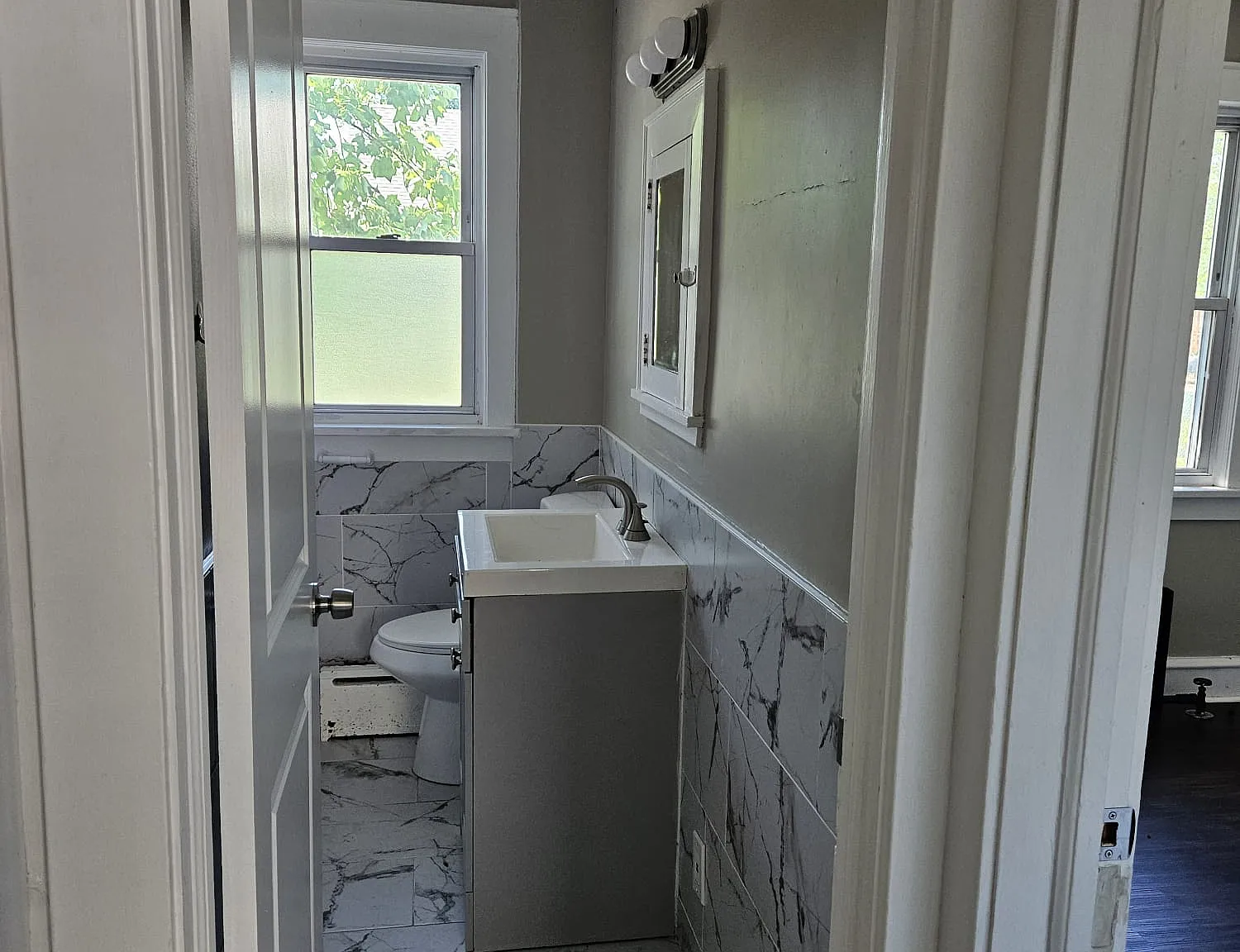 3 bed, 1150 sqft, $2,400 — Photo 2