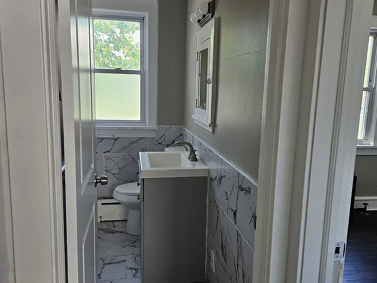 517 Brad St — Photo 2