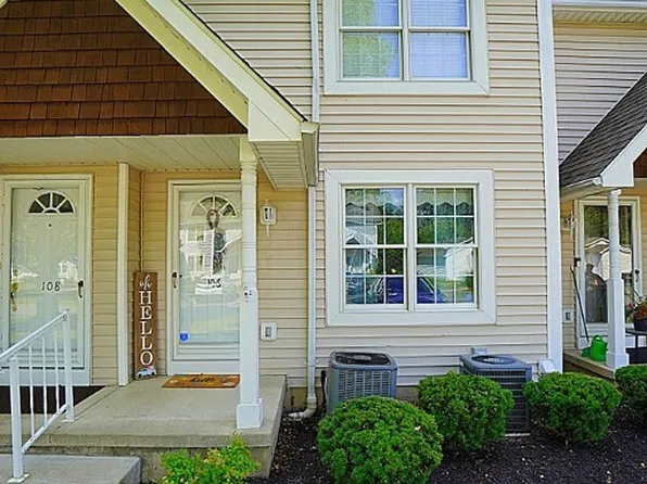 106 Olde Stone Ln, Lancaster, NY 14086