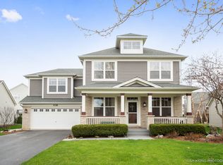 438 Red Sky Dr, St Charles, IL 60175