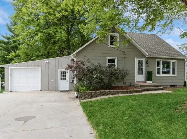 303 Wilson St, Williamsburg, IA 52361
