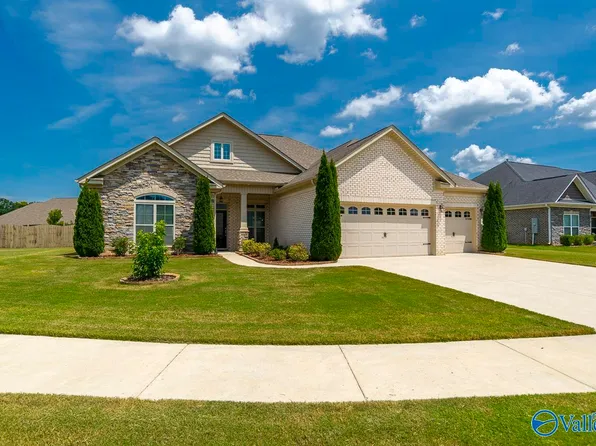 7613 Summerdawn Dr SE, Owens Cross Roads, AL 35763