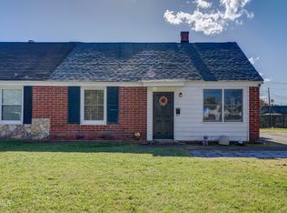 338 Cherokee Village Dr, Kingsport, TN 37660