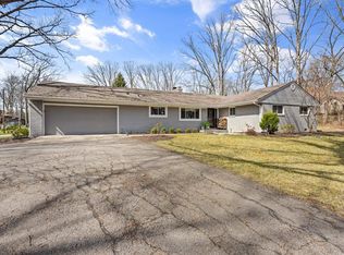 9512 Crestridge Dr, Fort Wayne, IN 46804