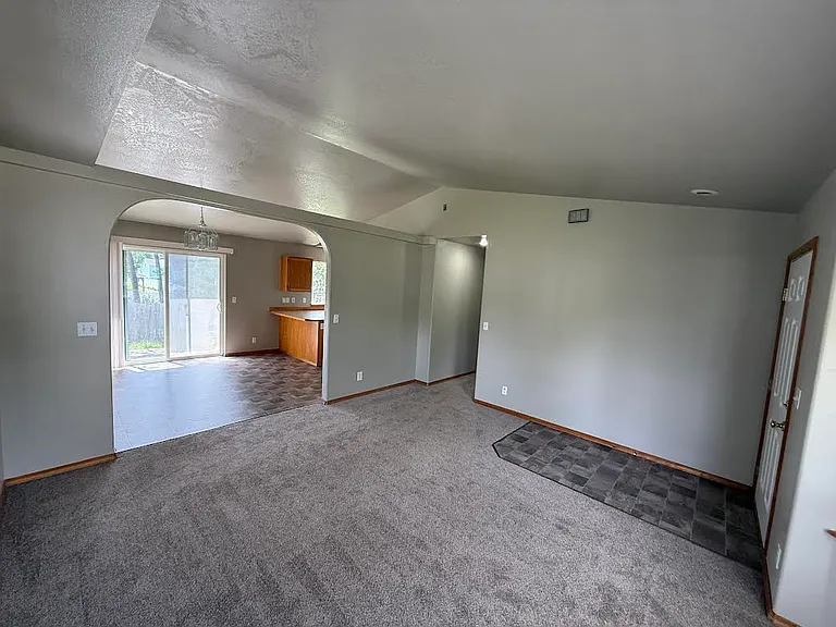 1211 E Elderberry Cir — Photo 5