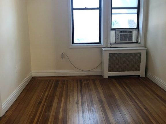 3rd image of 3524 33rd St APT 1