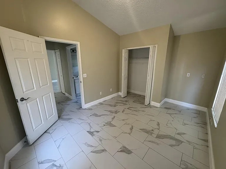 2347 Blake Way — Photo 21