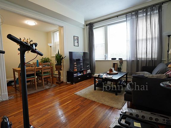 2nd image of 82 Brainerd Rd APT 1