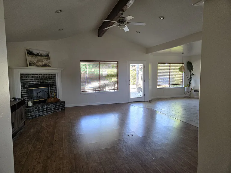 9126 Birch Creek Ct — Photo 2