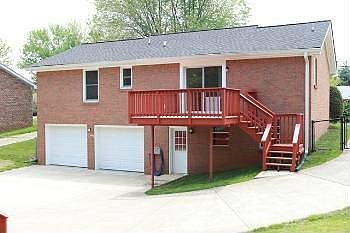 5th image of 713 Cayce Dr