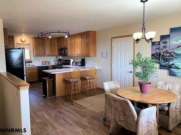 5th image of 102 Terrace Dr