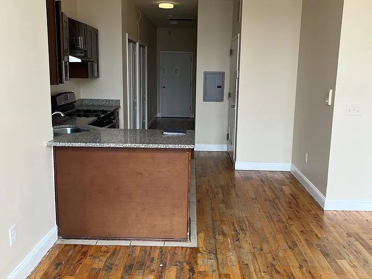 146 Main Street — Photo 5