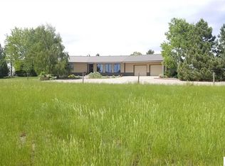 750 N Heights Rd, Torrington, WY 82240