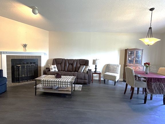 3rd image of 3766 N Lakeside Dr