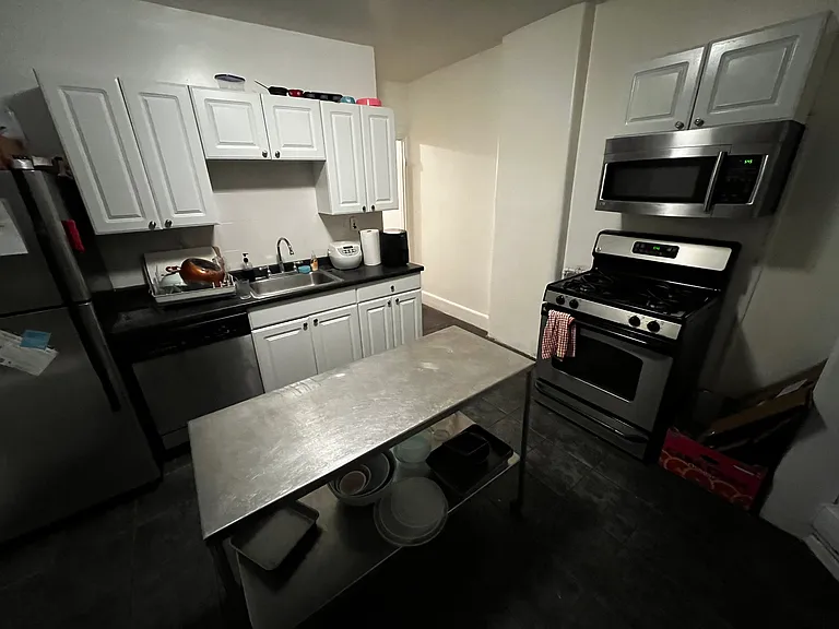 40 Hillside St — Photo 35