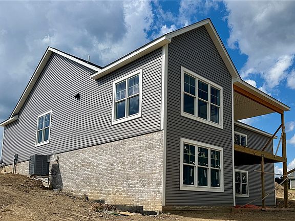3rd image of 136 Huckleberry Rd