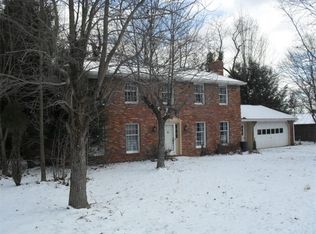 237 Pearl Dr, Lower Burrell, PA 15068