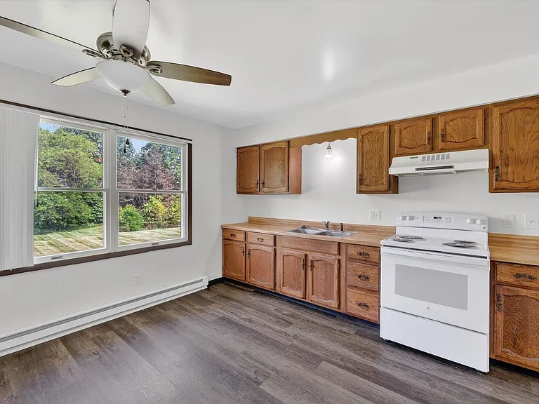 Sun Meadows Apartments — Photo 18