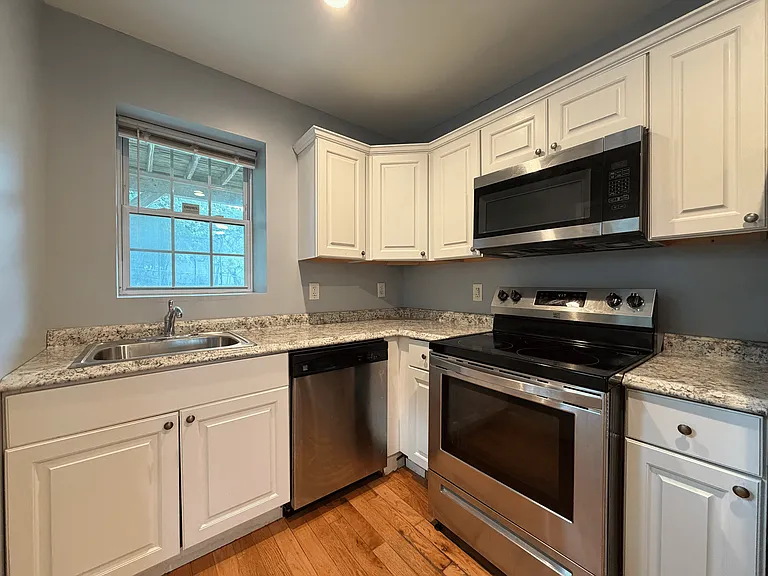 274 Walsh Ave #1 — Photo 7