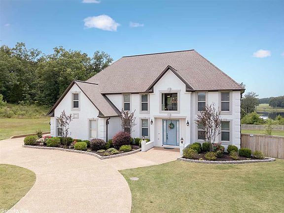 2nd image of 812 Mystery Lake Dr